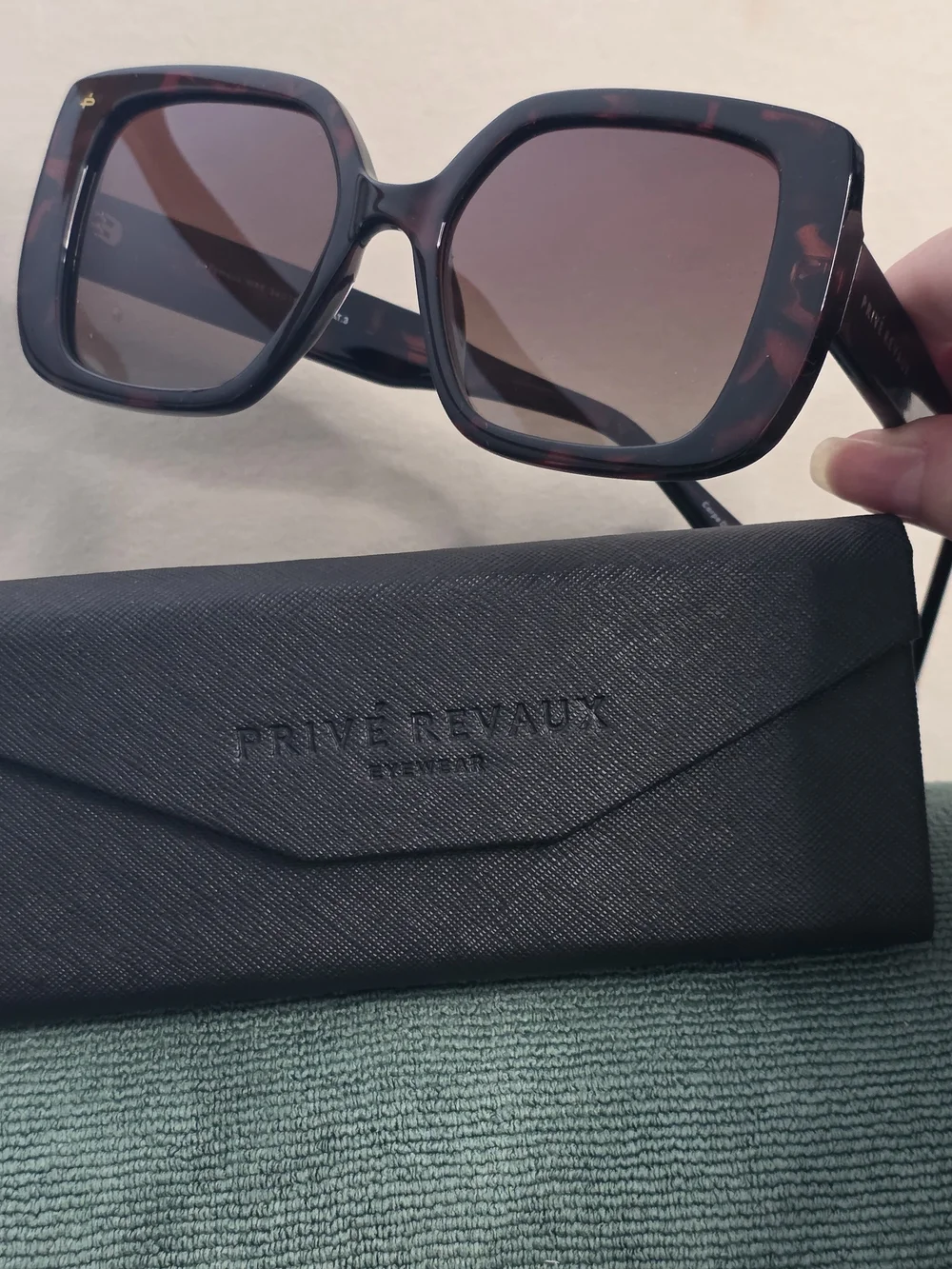 New PRIVE REVAUX Women’s Tortoiseshell Square Sunglasses - Brown Gradient